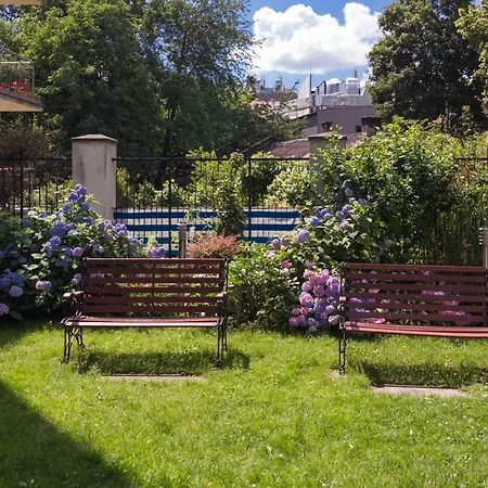 Garden In The Old Town Διαμέρισμα